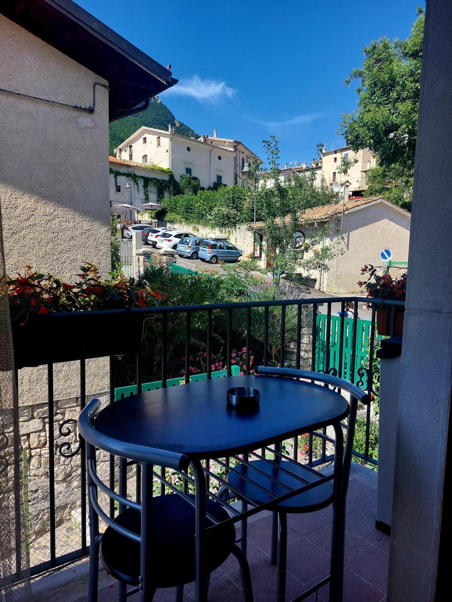A Due Passi Dai Lupi Vila Civitella Alfedena Exterior foto