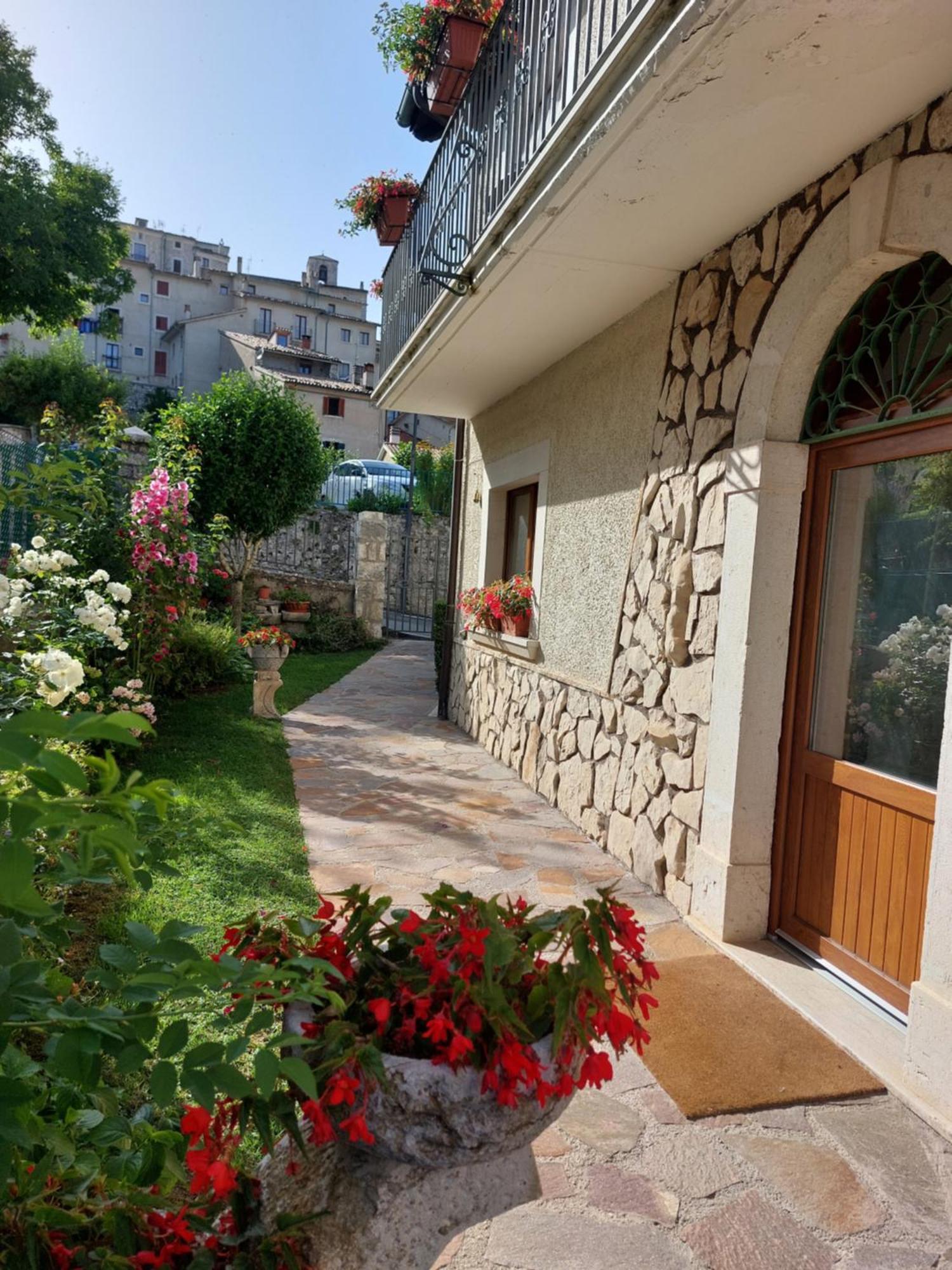 A Due Passi Dai Lupi Vila Civitella Alfedena Exterior foto