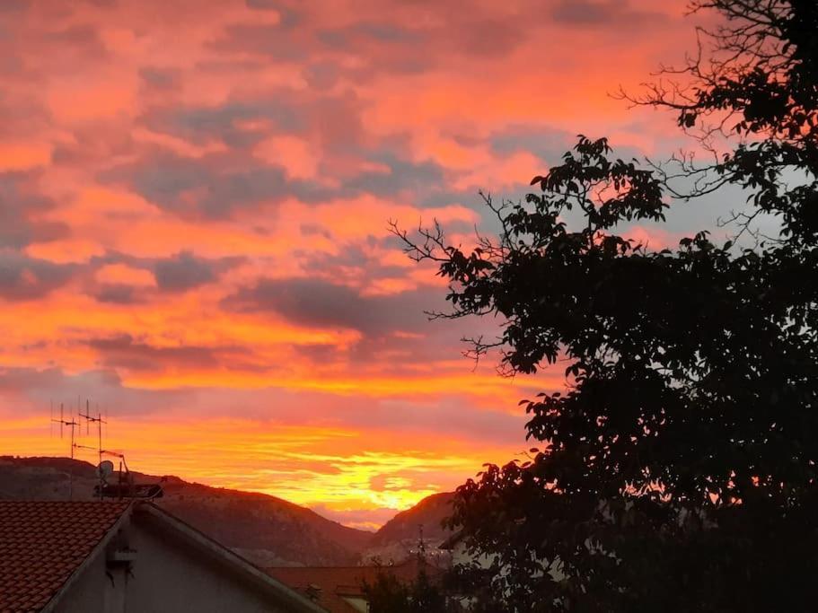 A Due Passi Dai Lupi Vila Civitella Alfedena Exterior foto
