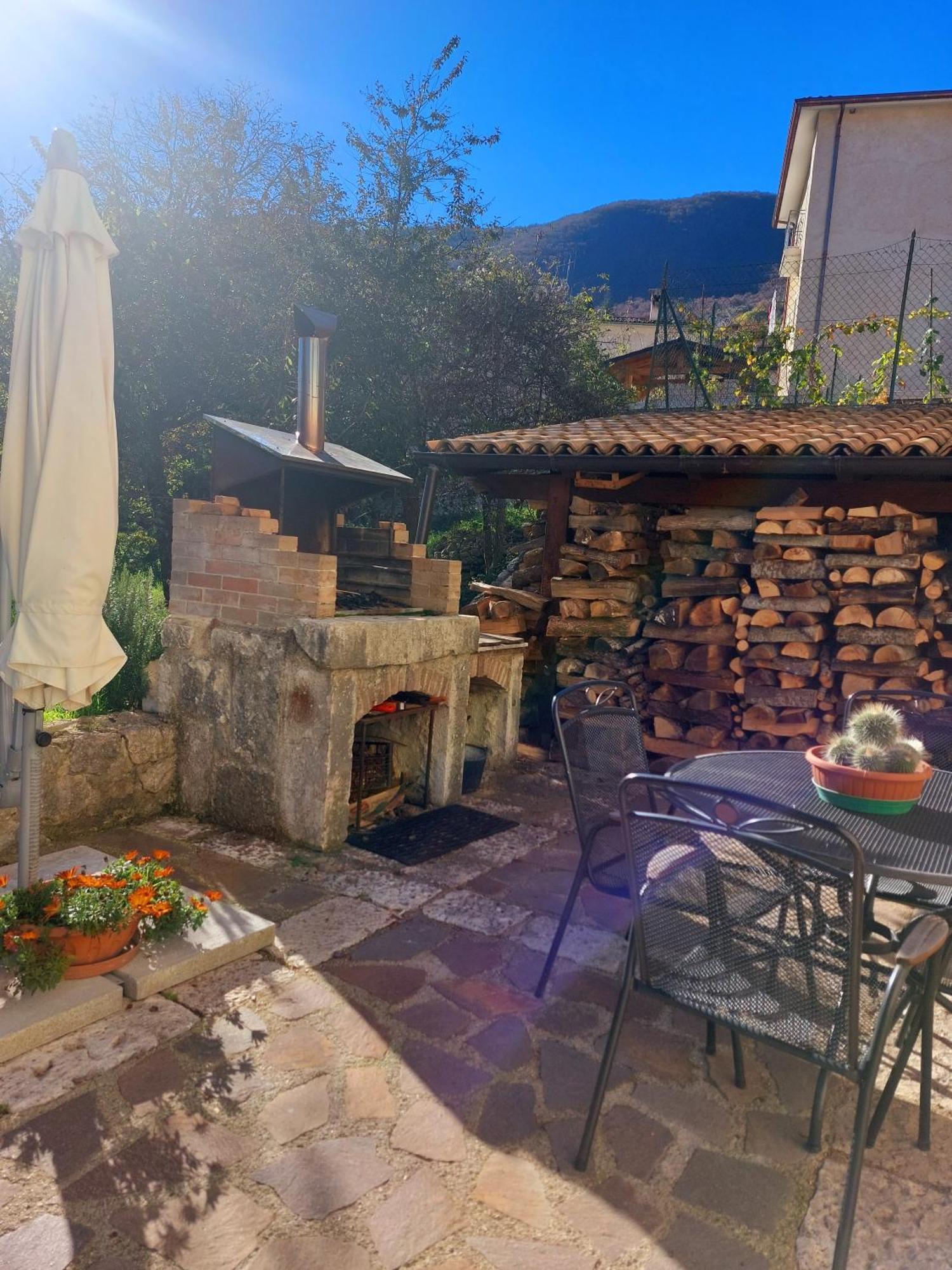 A Due Passi Dai Lupi Vila Civitella Alfedena Exterior foto