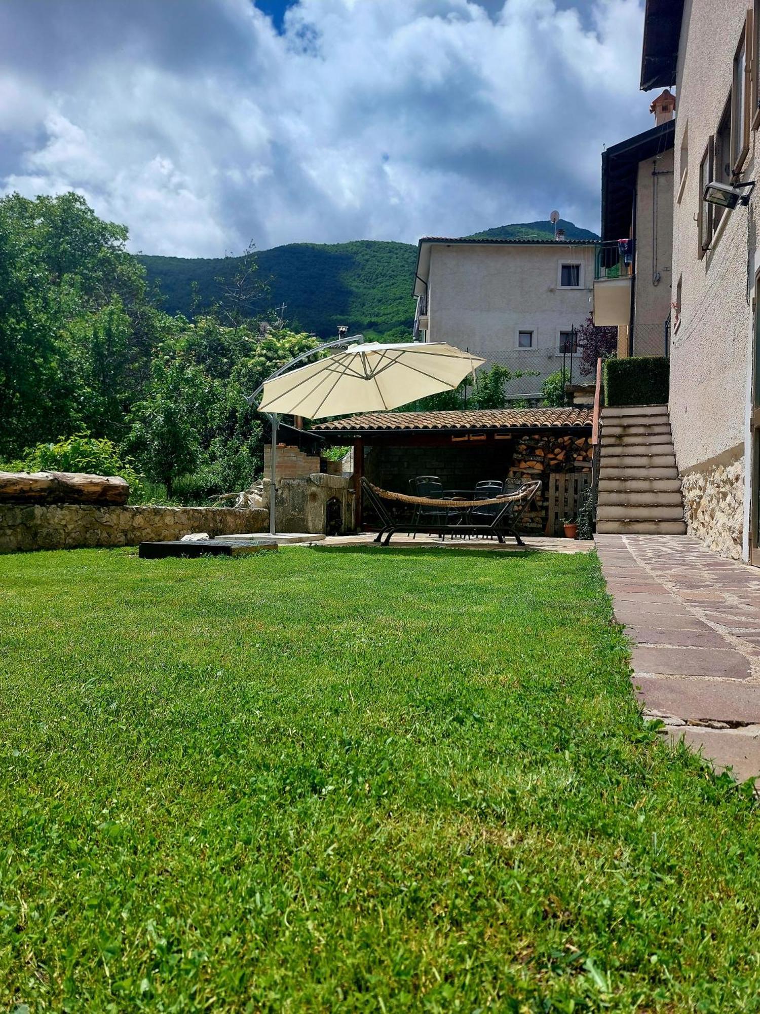 A Due Passi Dai Lupi Vila Civitella Alfedena Exterior foto